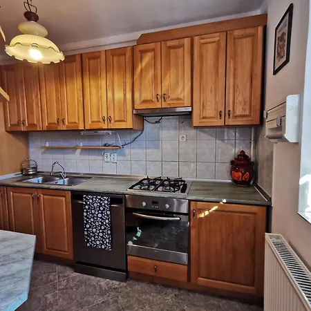 Julia * 巴拉顿诺尔马迪